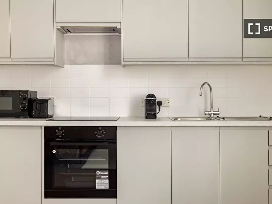 Immagine 6 di Appartamento in affitto  in Eardley Cres a Kensington