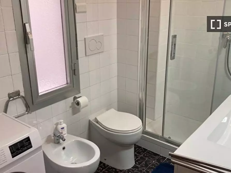 Immagine 7 di Camera condivisa in affitto  in VIA BARRILI a Genova