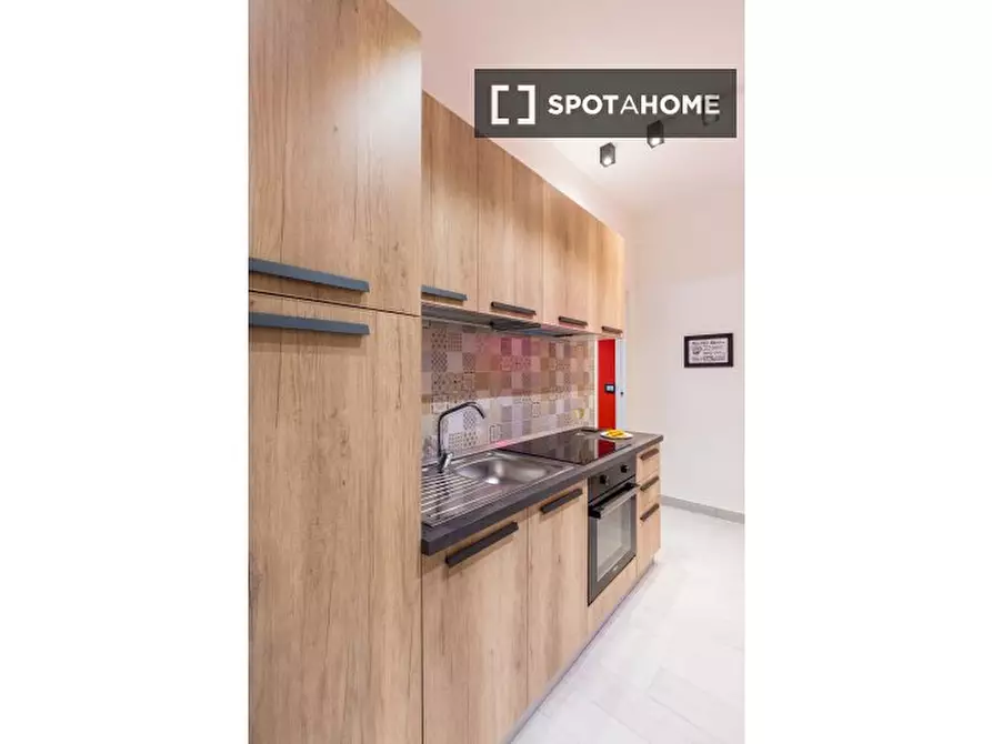Immagine 5 di Appartamento in affitto  in Via San Nicola dei Caserti a Napoli