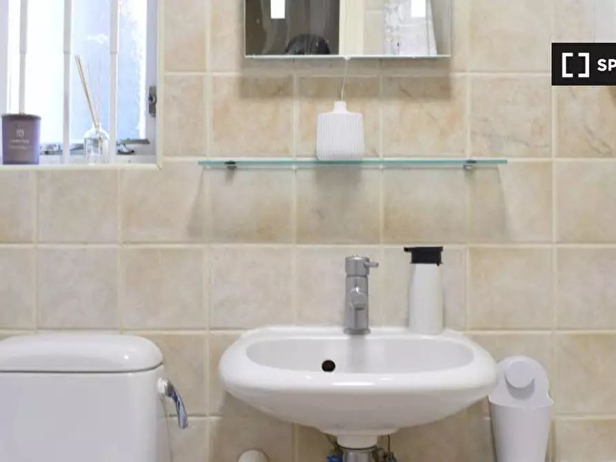 Immagine 12 di Appartamento in affitto  in a Avenell Road a Islington