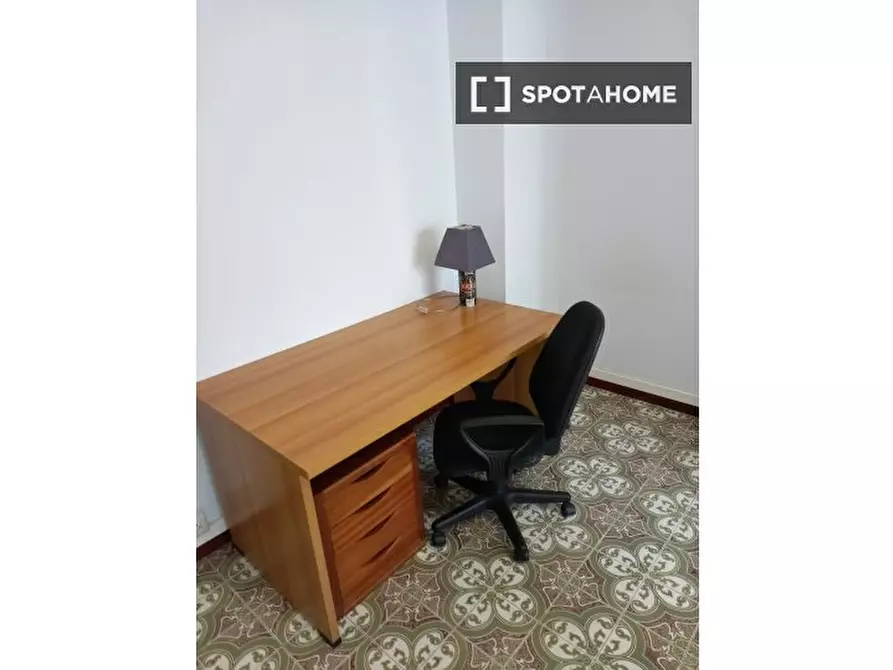 Immagine 5 di Camera condivisa in affitto  in Via Siria a Roma