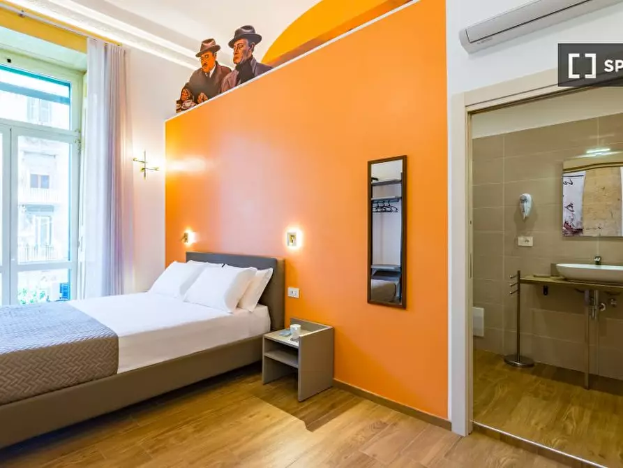 Immagine 3 di Appartamento in affitto  in Via Santa Teresa degli Scalzi a Napoli