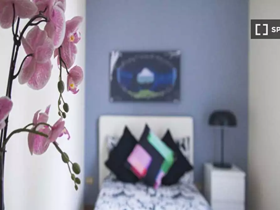 Immagine 2 di Camera condivisa in affitto  in Viale Nazario Sauro a Milano