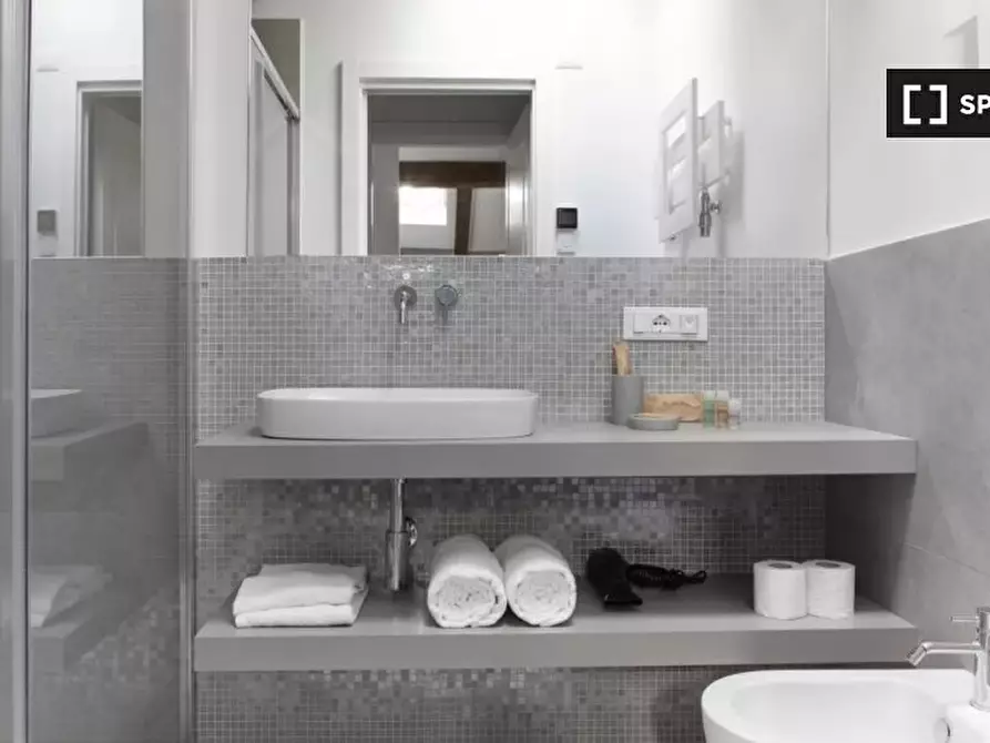 Immagine 9 di Appartamento in affitto  in Via dell'Indipendenza a Bologna