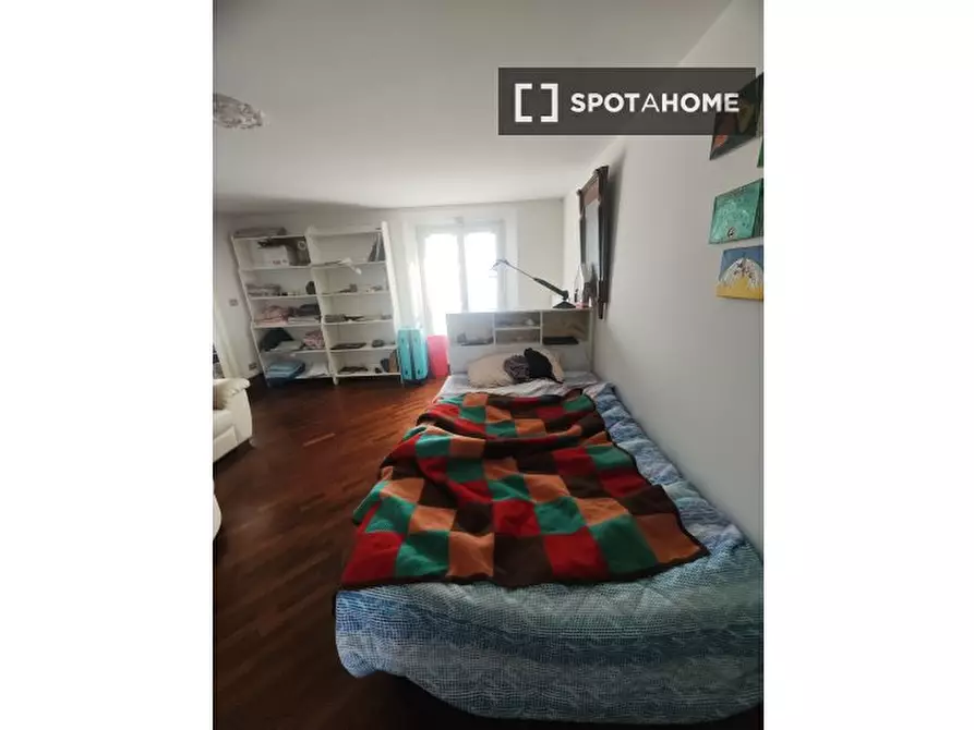 Immagine 2 di Camera condivisa in affitto  in Via San Mamolo a Bologna