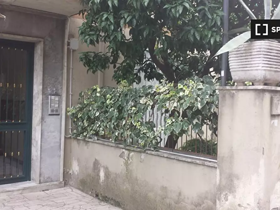 Immagine 10 di Camera condivisa in affitto  in Via Teodolfo Mertel a Roma