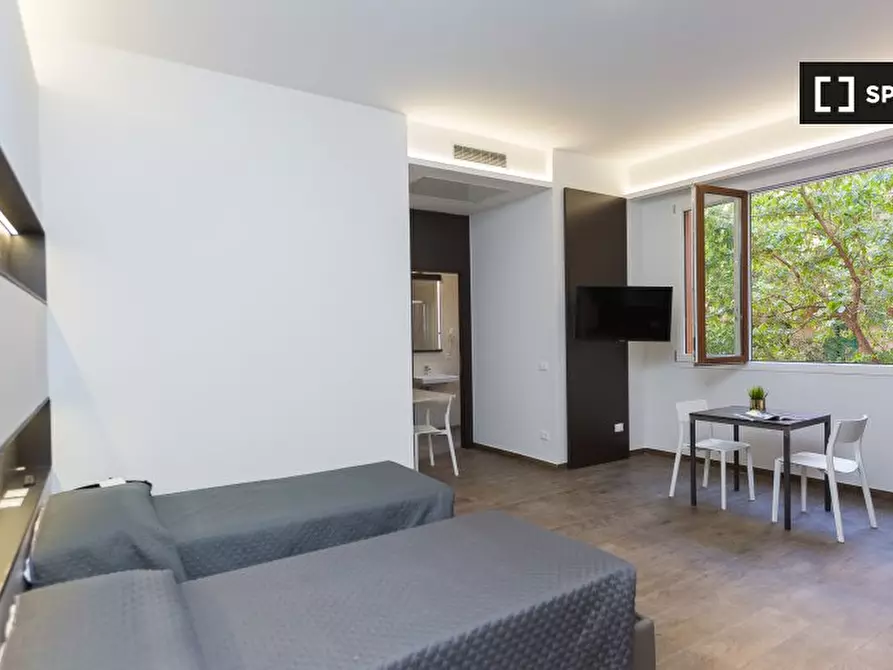 Immagine 2 di Ufficio in affitto  in Via della Marranella a Roma