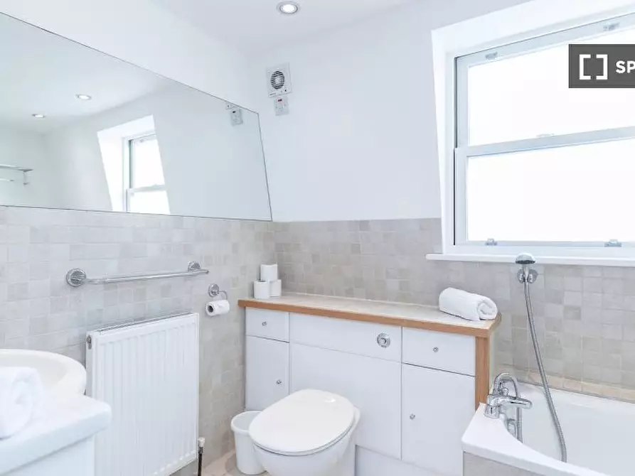 Immagine 3 di Appartamento in affitto  in Hatherley St a 