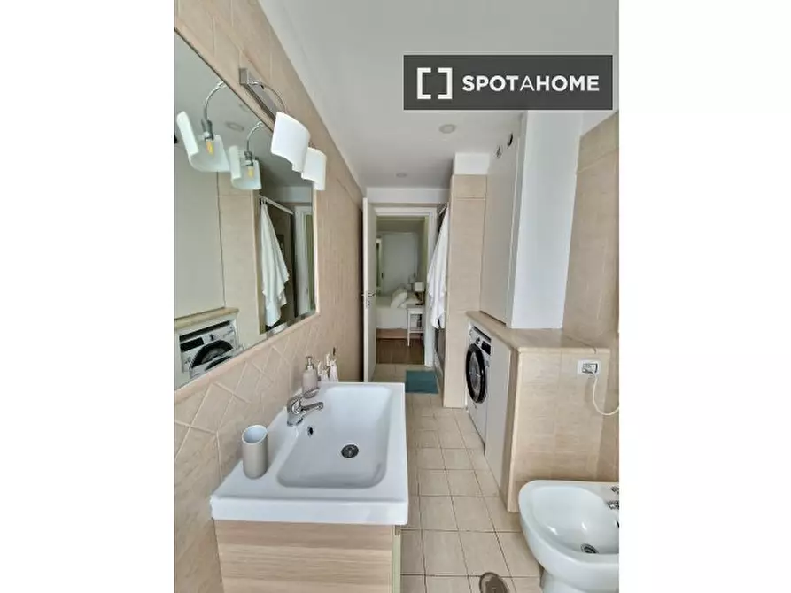 Immagine 18 di Appartamento in affitto  in Via Tacito a Roma