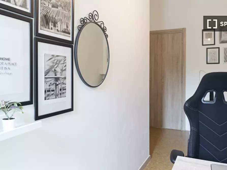 Immagine 2 di Camera condivisa in affitto  in Via Emilio Faà di Bruno a Milano