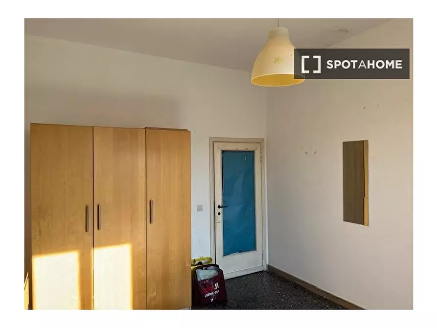 Immagine 3 di Camera condivisa in affitto  in Viale Corsica a Firenze