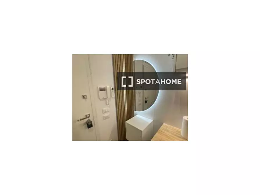 Immagine 17 di Ufficio in affitto  in Via Mascarella a Bologna