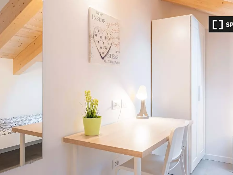 Immagine 6 di Camera condivisa in affitto  in Viale Monza a Milano