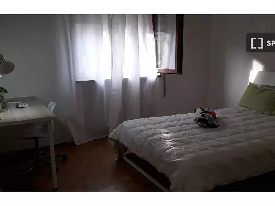 Immagine 1 di Camera condivisa in affitto  in Via Barnaba Pizzardi a Vicenza