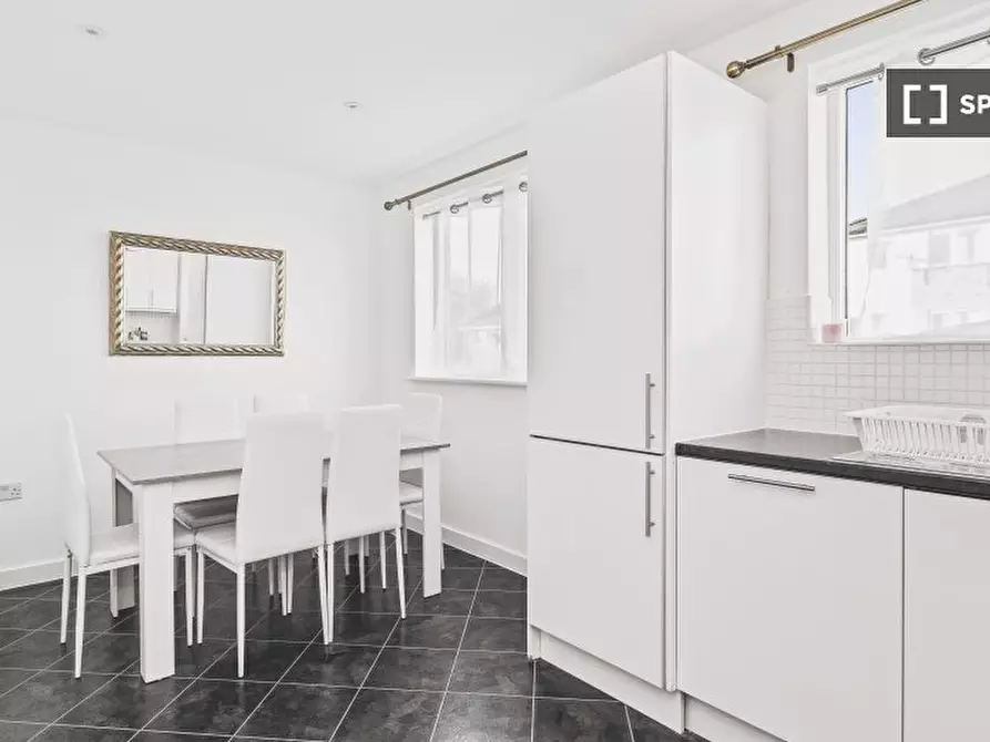 Immagine 17 di Appartamento in affitto  in Fairclough Cl a Southall