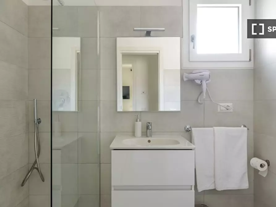 Immagine 14 di Appartamento in affitto  in Via delle Mimose a Roma