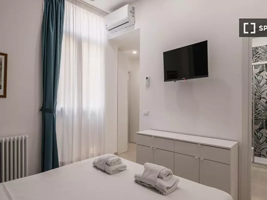 Immagine 19 di Appartamento in affitto  in Viale Giulio Cesare a Roma