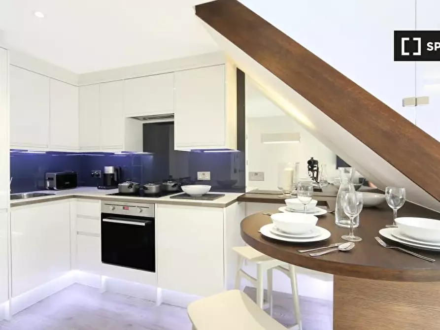 Immagine 3 di Ufficio in affitto  in Petty France a 