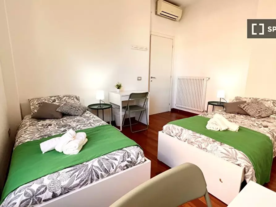 Immagine 2 di Camera condivisa in affitto  in Via Francesco Brioschi a Milano