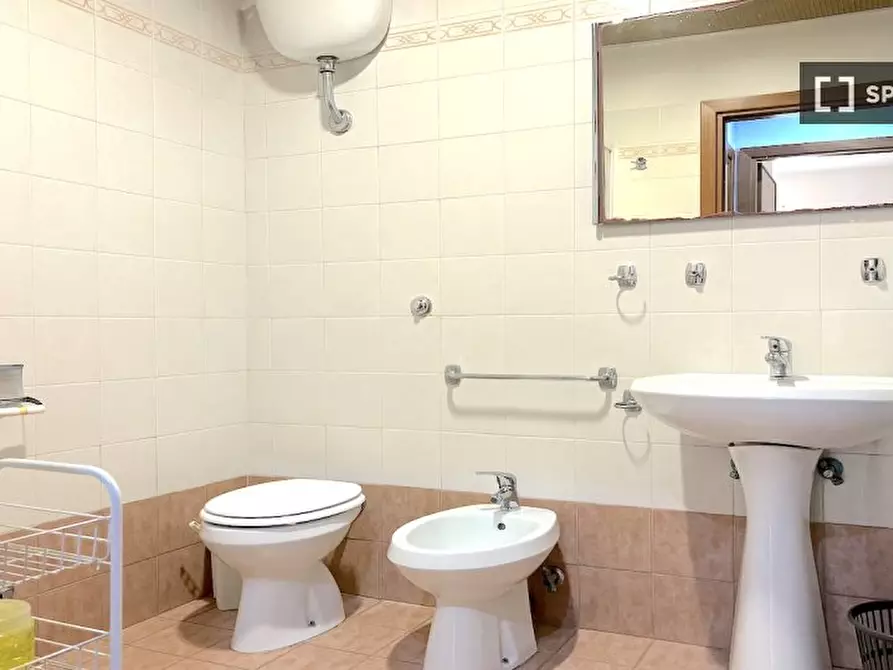 Immagine 5 di Camera condivisa in affitto  in Via Alessandro Brisse a Roma