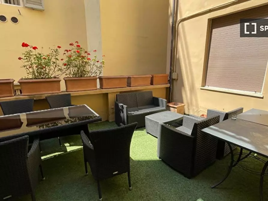 Immagine 12 di Camera condivisa in affitto  in Via dei Brunelleschi a Firenze