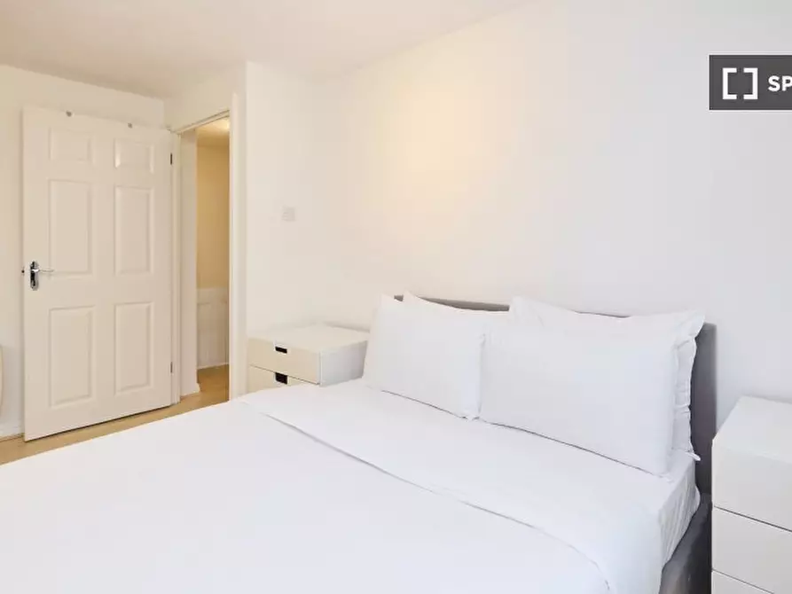 Immagine 19 di Appartamento in affitto  in Mapeshill Place a Brent