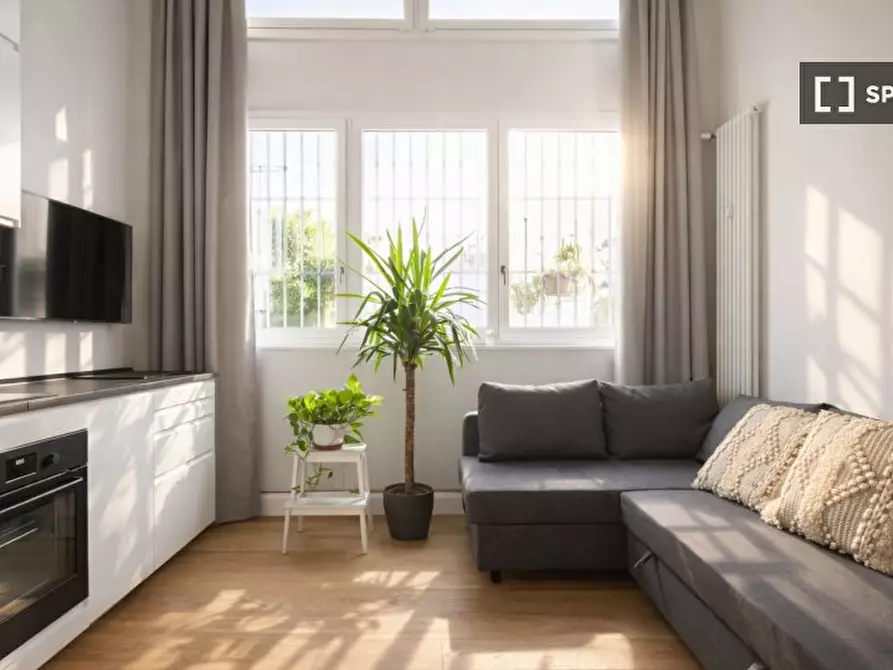 Immagine 1 di Appartamento in affitto  in Via Friuli a Milano