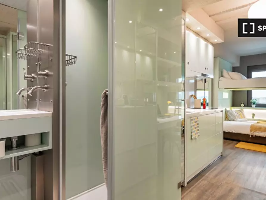 Immagine 3 di Ufficio in affitto  in Western Ave a Ealing