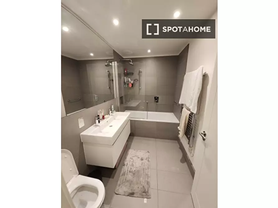 Immagine 3 di Ufficio in affitto  in Mcmillan House a Sutton