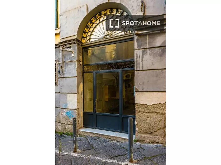 Immagine 10 di Appartamento in affitto  in Via Avellino a Tarsia a Napoli