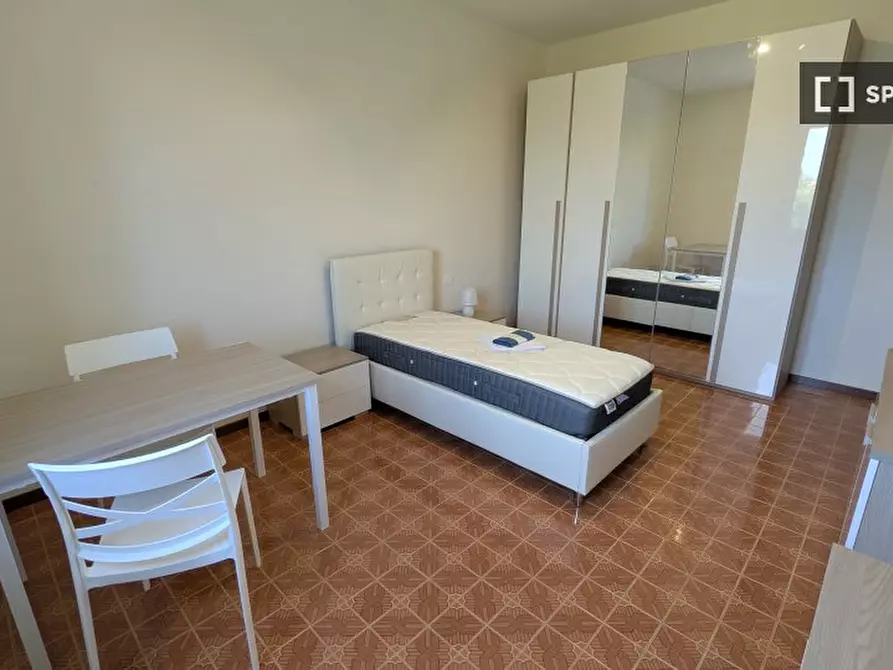 Immagine 3 di Camera condivisa in affitto  in Via Lodovico Il Moro a Milano