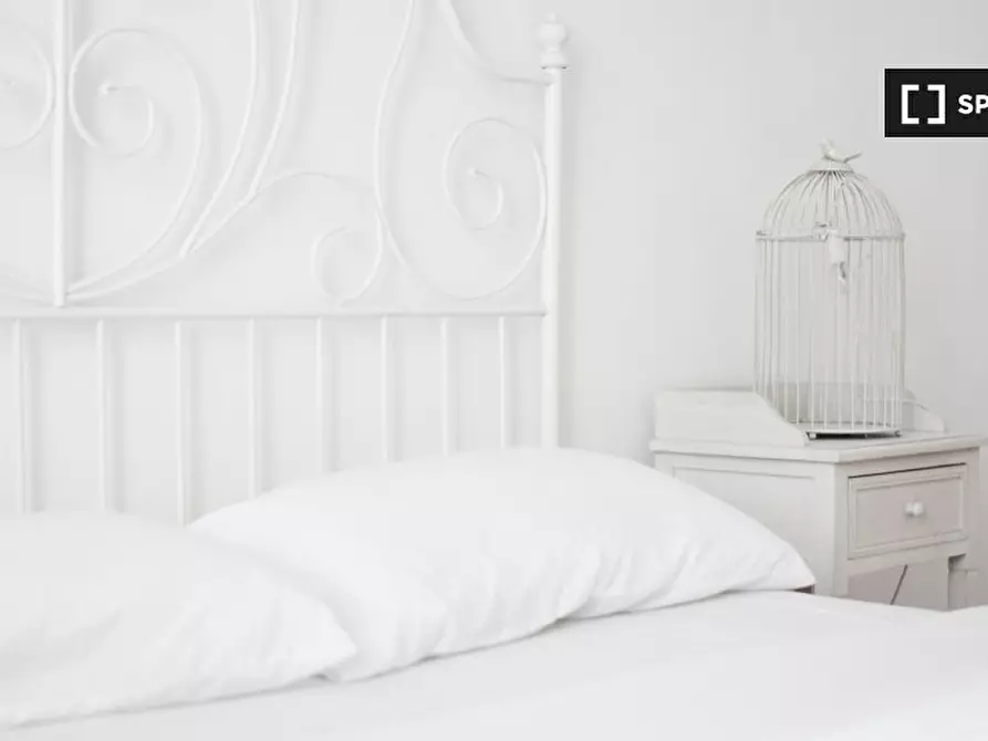 Immagine 2 di Camera condivisa in affitto  in Viale Glorioso a Roma