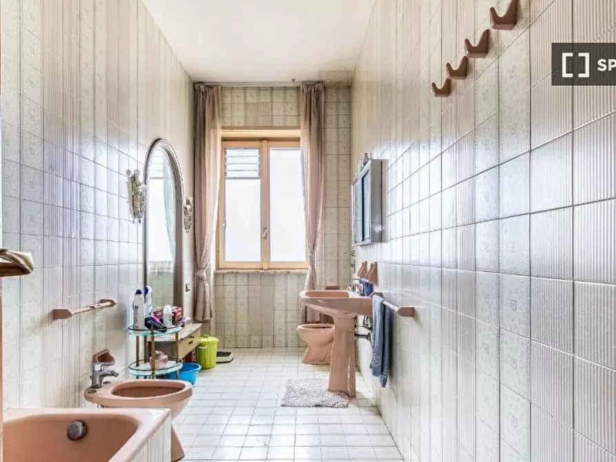 Immagine 15 di Camera condivisa in affitto  in Viale Gran Sasso a Milano