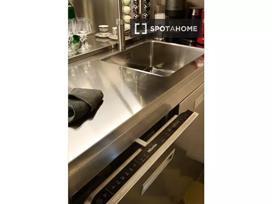 Immagine 6 di Appartamento in affitto  in Via dei Cappellari a Roma