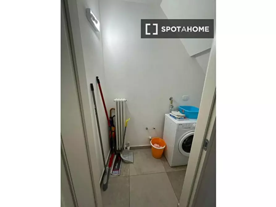 Immagine 2 di Appartamento in affitto  in Via Barberia a Bologna