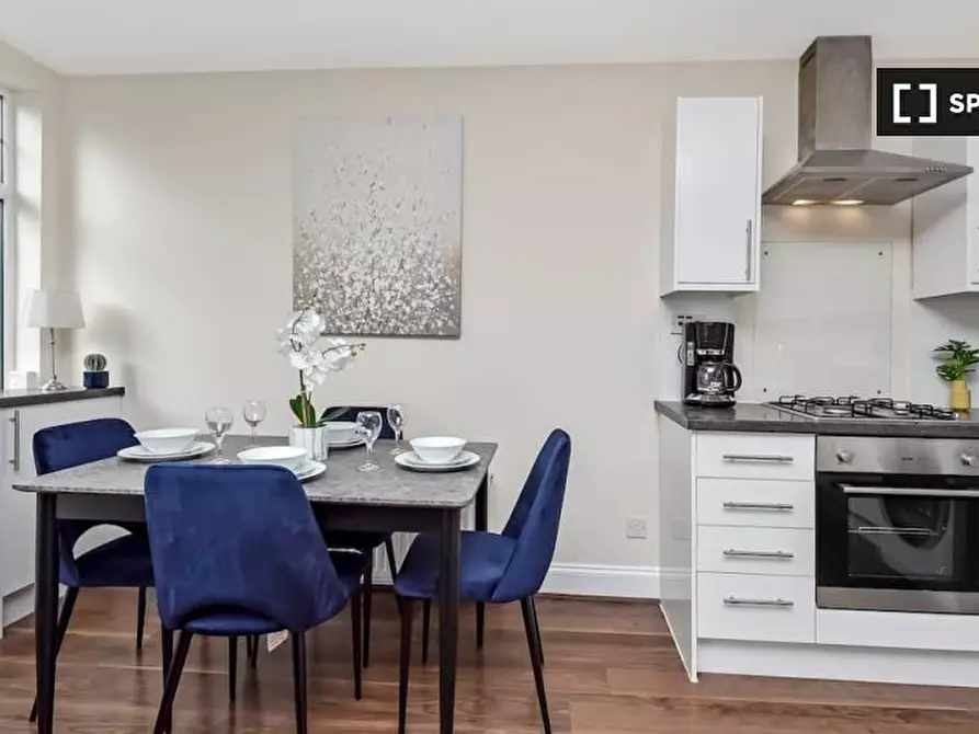 Immagine 11 di Appartamento in affitto  in b Stamford hill London N16 6QX a Hackney
