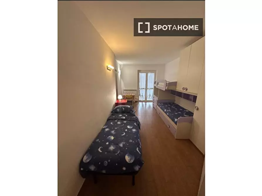 Immagine 10 di Camera condivisa in affitto  in Via delle Querce a Alagna
