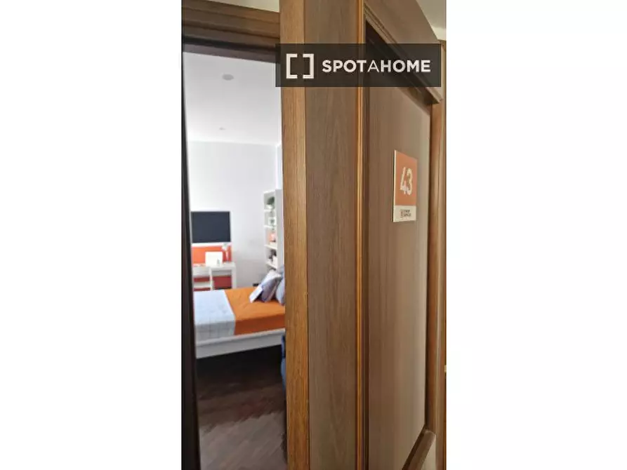 Immagine 4 di Camera condivisa in affitto  in Via Paolo Paruta a Roma