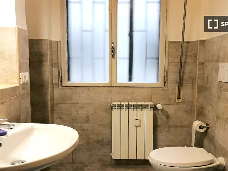 Immagine 12 di Camera condivisa in affitto  in Via Francesco Orestano a Roma