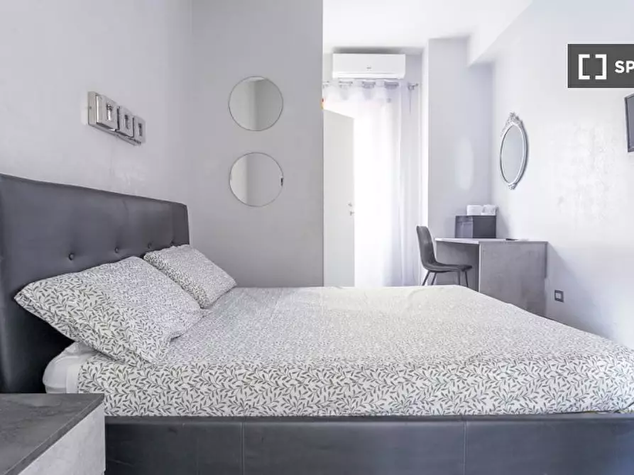 Immagine 4 di Camera condivisa in affitto  in Via Giasone a Roma