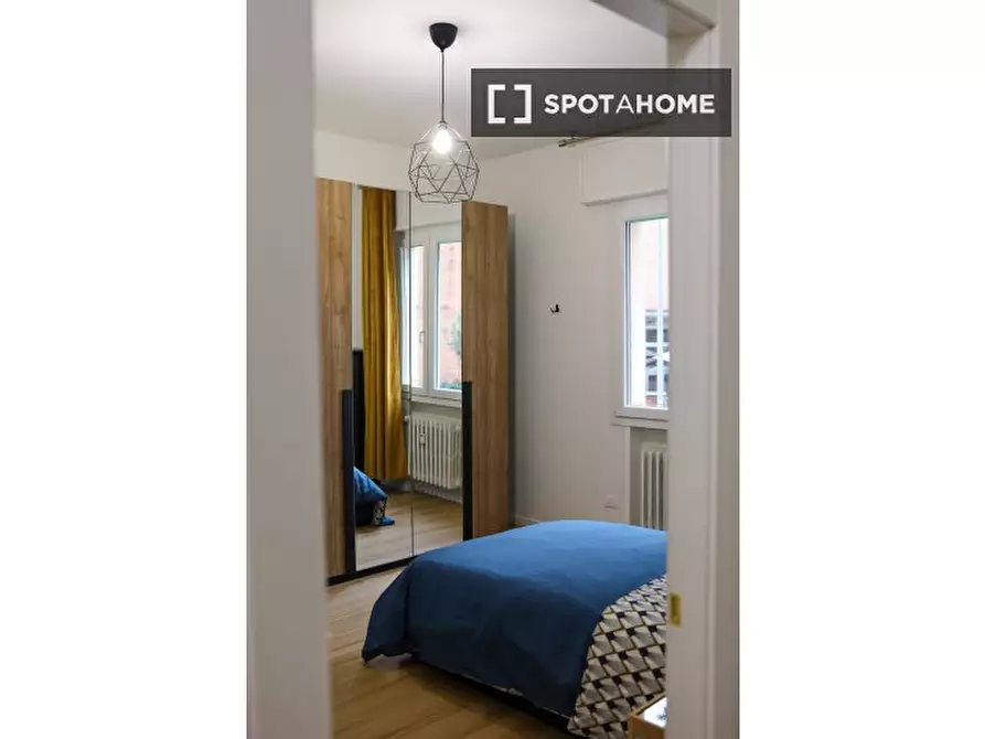 Immagine 4 di Camera condivisa in affitto  in Via Fossolo a Bologna