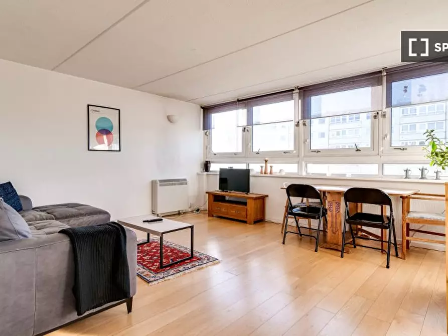 Immagine 1 di Appartamento in affitto  in Park Court a Wandsworth