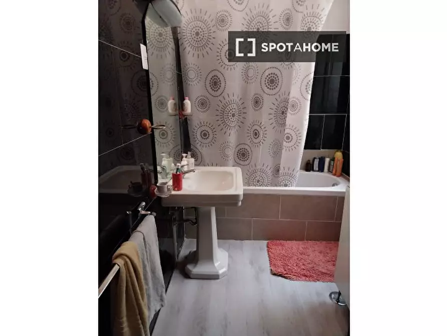 Immagine 5 di Camera condivisa in affitto  in Via Emilio Draconzio a Roma