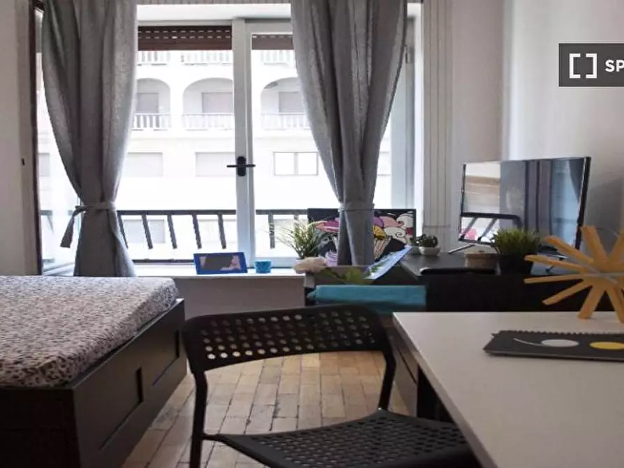 Immagine 7 di Camera condivisa in affitto  in Viale Tunisia a Milano