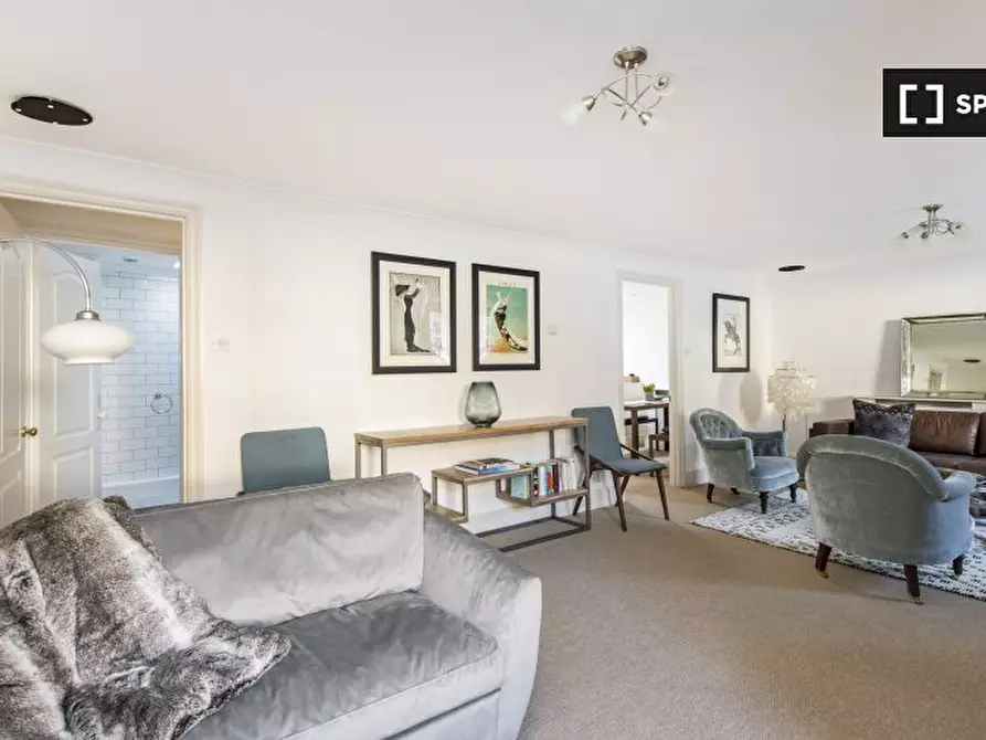Immagine 1 di Appartamento in affitto  in a Ledbury Mews North a Kensington