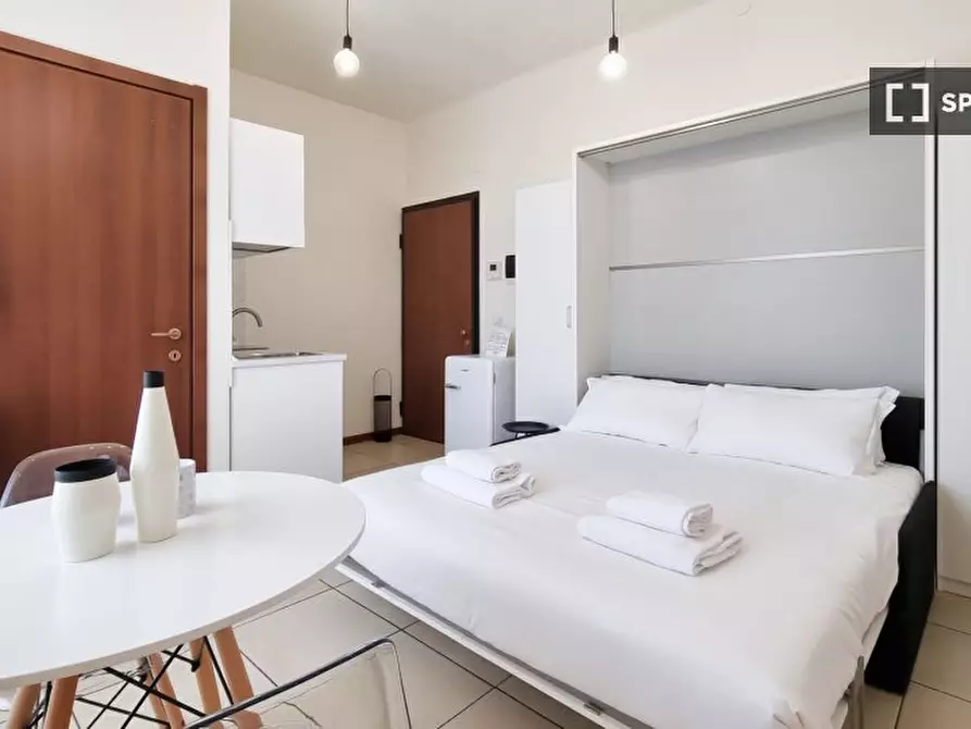 Immagine 5 di Appartamento in affitto  in Via Gallura a Milano