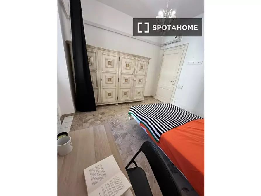 Immagine 2 di Camera condivisa in affitto  in Via Grazia Deledda a Cagliari