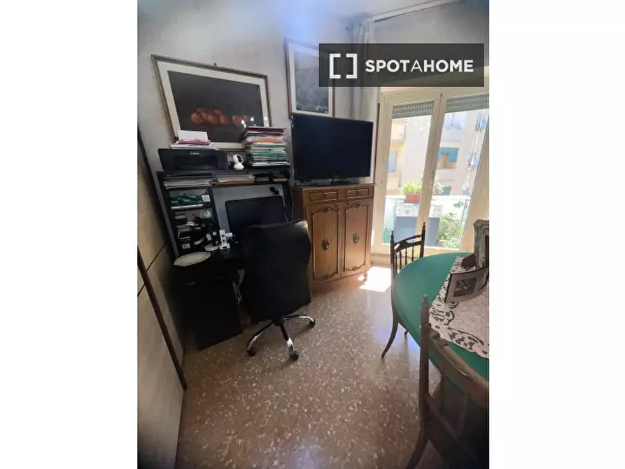 Immagine 1 di Camera condivisa in affitto  in Via Flavio Stilicone a Roma