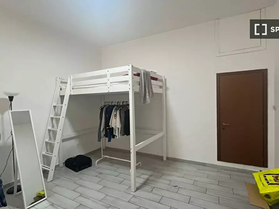 Immagine 2 di Camera condivisa in affitto  in Via Pietro Trinchera a Napoli