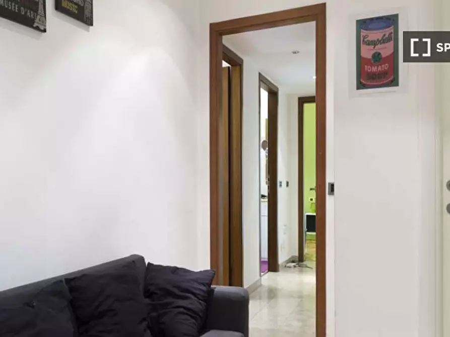 Immagine 2 di Camera condivisa in affitto  in Via Alzaia Naviglio Pavese a Milano